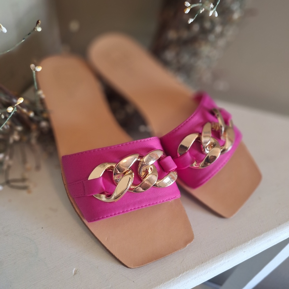 Shushop Hot Vibrant Pink and Gold Chain Design Slide Sandals 7.5